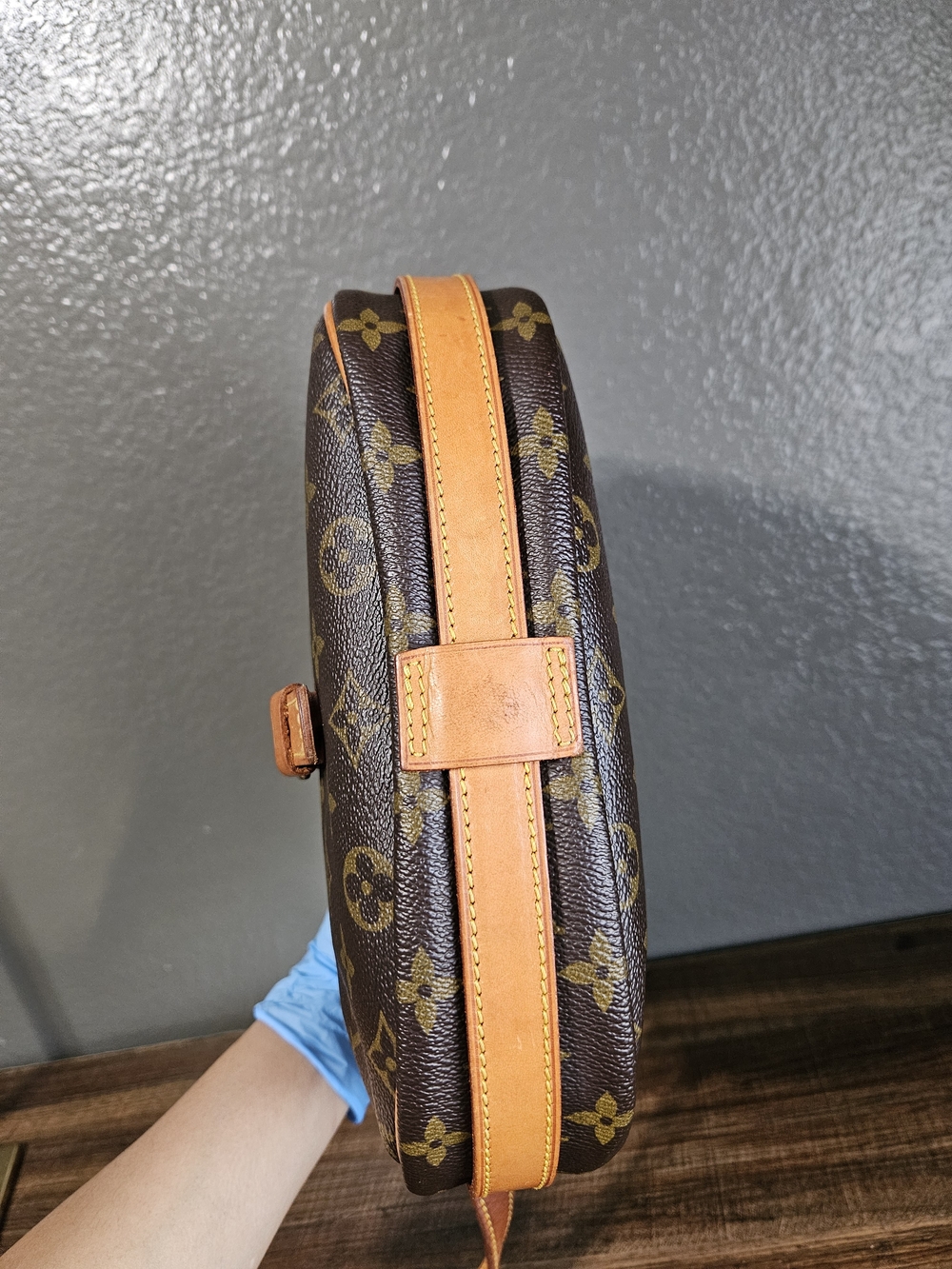 Authentic Louis Vuitton Jeaune Fille GM Monogram Canvas - Picture 12 of 17